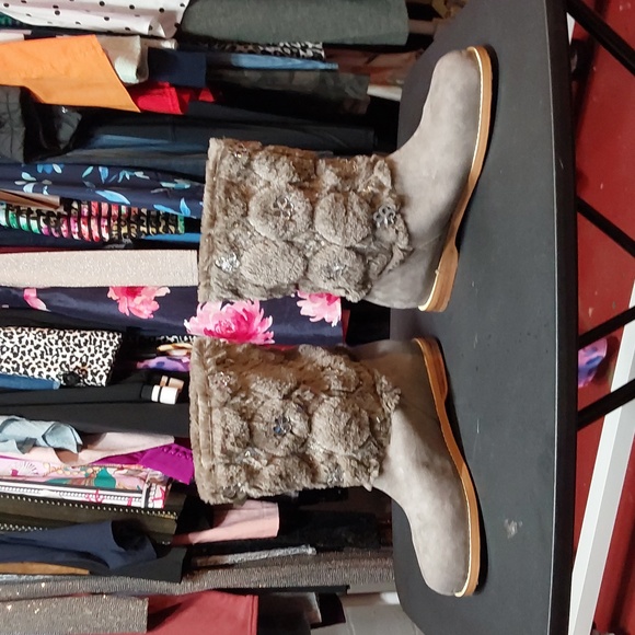 Boots - Picture 1 of 3